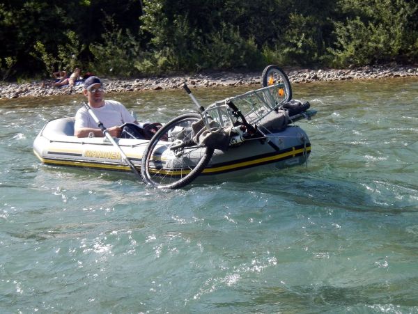 Wir verfahren uns und steigen in Oberschütt ein, statt in Unterschütt. Wasser gibts erst weiter unten! Dann wird es aber sehr kurzweilig, inclusive zwei nette Schwälle oberhalb von Villach.